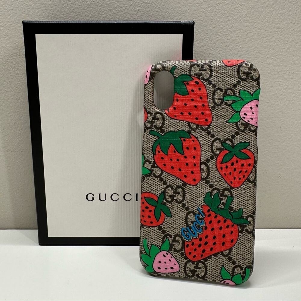NWB | Gucci | Strawberry iPhone X/XS Case